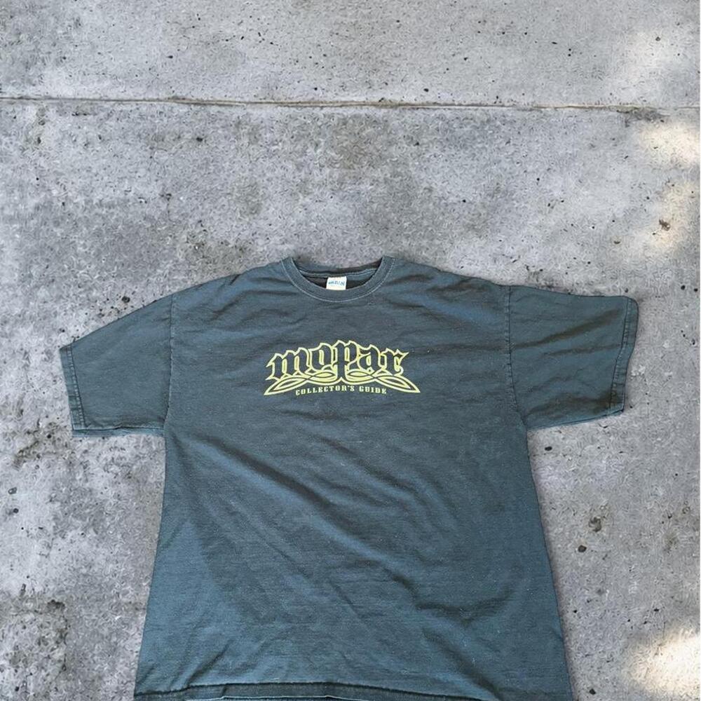 Vintage Mopar Collector’s Guide Graphic Tee – Men’s XL